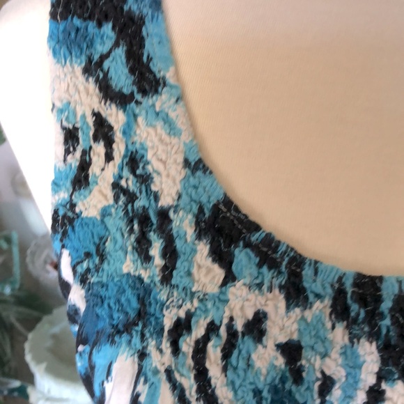 SZ M NWOT A.N.A. TOP SLEEVELESS AND SCOOP NECK NICE COLORS - Picture 2 of 5